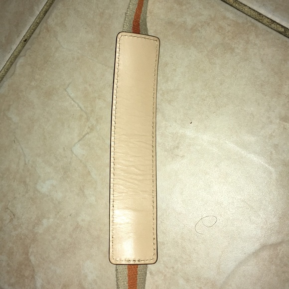 Michael Kors Crossbody Bag - Picture 5 of 7